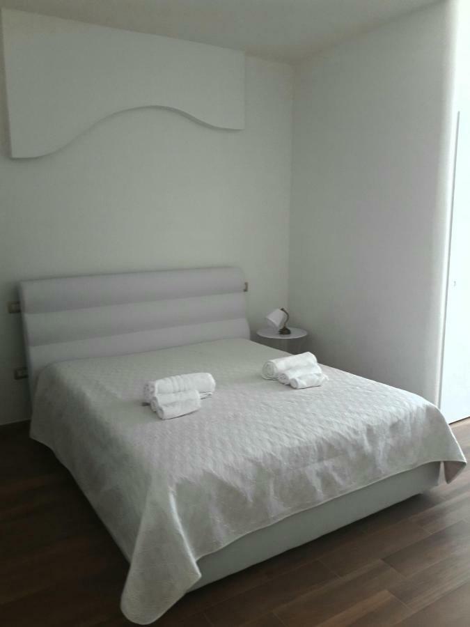 Il Sogno Di Ele Apartment โปลีญาโนอามาเร ภายนอก รูปภาพ